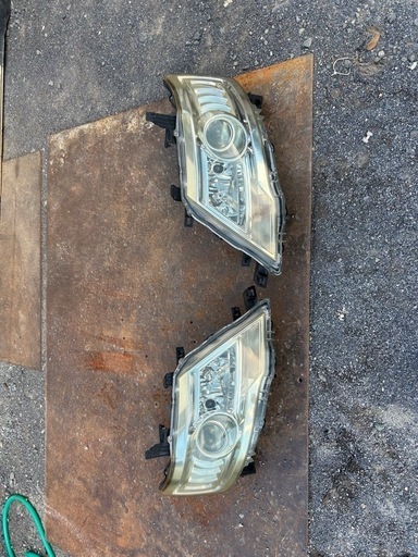 値下げ‼️c25セレナ　ヘッドライト