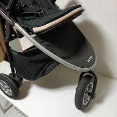 アプリカ ベビーカー 3輪の画像