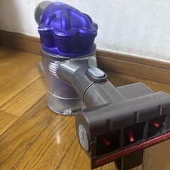ダイソンハンディ掃除機の画像