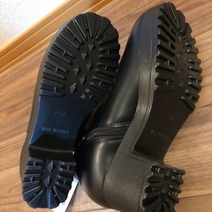 最終お値下げ😊 ハート柄×黒色ブーツ(新品未使用✨)の画像