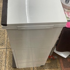 【中古】¥1,000 ゴミ箱　上下開閉式　オススメ　【I I048】の画像