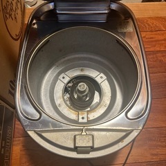リンナイ　直火匠　ガス炊飯器　都市ガス　5.5合　グレーの画像