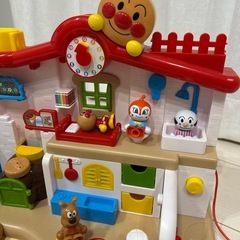 ⭐️9/12までに引き取り可能な方は値下げ可能です‼️⭐️アンパンマン　ドールハウスの画像