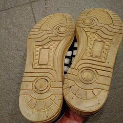 中古 スニーカーの画像