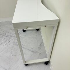 【港区手渡し】[SEVEN BEAUTY] Rカットネイルテーブル Ⅲホワイト② ネイル用テーブル　ネイルサロンの画像
