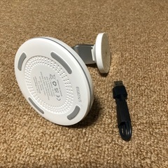 【iPhone・AirPods・Apple Watch対応！】 ✨3-in-1 ワイヤレス充電スタンドの画像