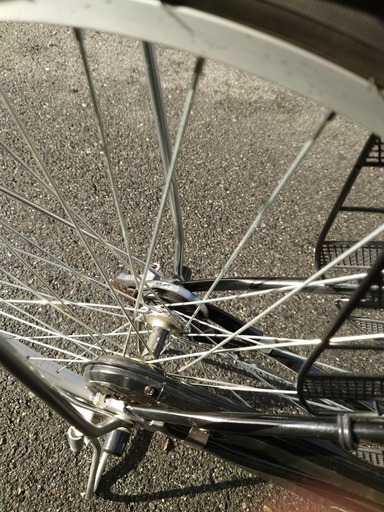 2ヶ月使用のみ！自転車（ライト・カゴ・ベル付き）