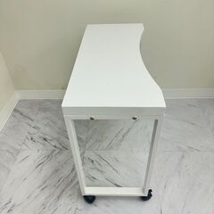 【港区手渡し】[SEVEN BEAUTY] Rカットネイルテーブル Ⅲホワイト① ネイル用テーブル　ネイルサロンの画像
