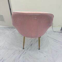 【港区赤坂手渡し】椅子おしゃれ姫系A　ベロア調ゴールド脚 薄ピンクの画像