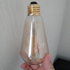 フィラメント電球の画像