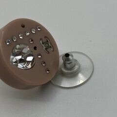 CHANEL シャネル 06A ココマーク 片耳 ピアス ベージュ レジン ラインストーン 直径1.6cm スタッズ Made in Franceの画像