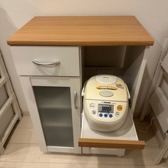 食器棚／キッチンカウンターの画像