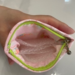 新品　レトロ　布製　ミニポーチ　うさぎ　苺　お花　ハンドメイドの画像