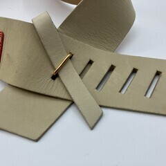 シャネル CHANEL アイコン 01S 本革 レザー ワイドベルト ベージュ 95cm 幅5.5cm ゴールド金具 フランス製の画像