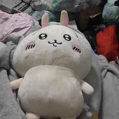 ちいかわのウサギのぬいぐるみの画像