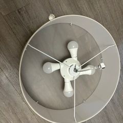 ホワイト照明器具　吊り下げタイプ　　の画像