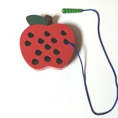 Sefod ひもとおし おもちゃ 果物 青虫 りんご迷路の画像