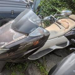 マグザム250　SG21J　書付き　フロント事故車　エンジン始動OK！　ヤマハ　ビックスクーター　修理ベース、部品取り車などにの画像