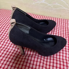 ブラックスエードハイヒールパンプス　Ｌ　の画像