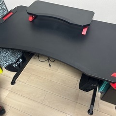 ゲーミングチェア&デスクの画像