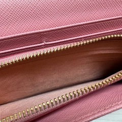 PRADA 長財布の画像