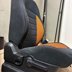 マーチ　12SR 純正シート　運転席側の画像