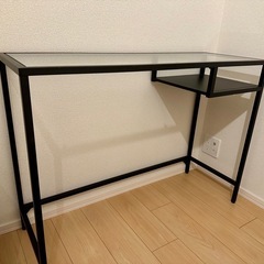 【無料】IKEAヴィットショー　ラップトップテーブル　ガラステーブル