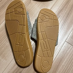 クッションとサンダルスリッパセットの画像