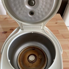炊飯器3合炊き(白色
の画像