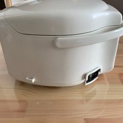 炊飯器3合炊き(白色
の画像