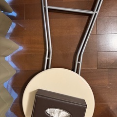 折りたたみ丸型サイドテーブルの画像
