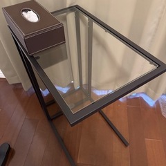 IKEA サイドテーブル　コの字型の画像