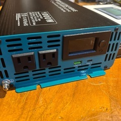 1000w車載インバーター➕モニターの画像