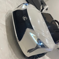 子供用自動車レクサス　の画像