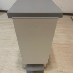 ペダル式ゴミ箱　30Lの画像