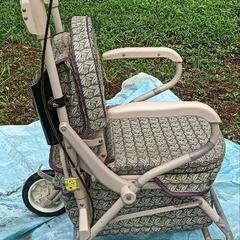 高齢者用買物四輪押し車の画像