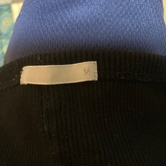GU　ショート丈ニットトップスの画像