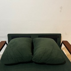 【美品】ニトリ ソファ（深緑×木肘デザイン）定価29,000円 → 12,000円✨の画像
