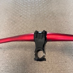 マウンテンバイク用ハンドルとステムの画像