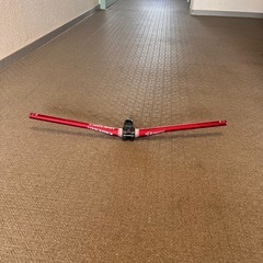 マウンテンバイク用ハンドルとステムの画像