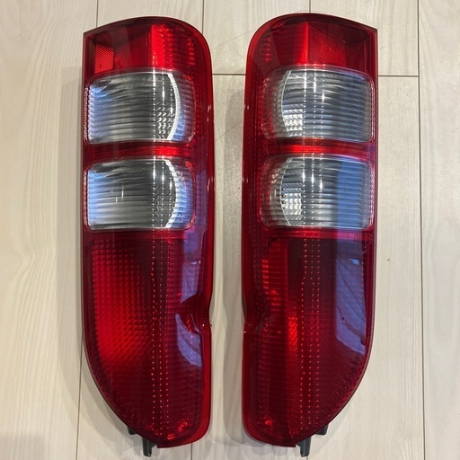 ハイエース　ワイド　テールランプ