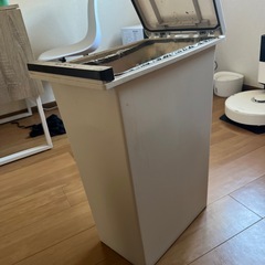 ゴミ箱の画像