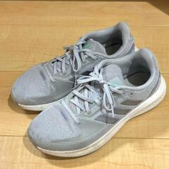 adidasスニーカー24.5cmの画像