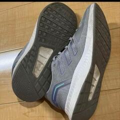 adidasスニーカー24.5cmの画像