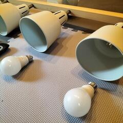 
☆超美品☆ 2025年購入品 シーリングライト LED電球付き(4灯) リモコン付き  ※スポットライト 間接照明   〜配達可能〜の画像