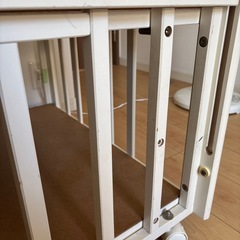 ベビーベッドの画像