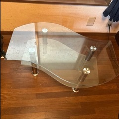 ガラステーブル　ローテーブル　波型　おしゃれの画像