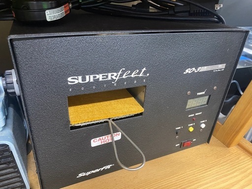 インソールカスタマイズ【super feet（スーパーフィート）】の熱成形して形をする機械　インパクトトレーディング社より購入