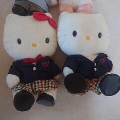 ハローキティのぬいぐるみの画像