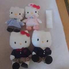 ハローキティのぬいぐるみの画像
